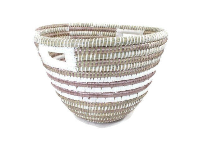 FairTrade hoge ronde mand van kaisagras, omwikkeld met wit en koper