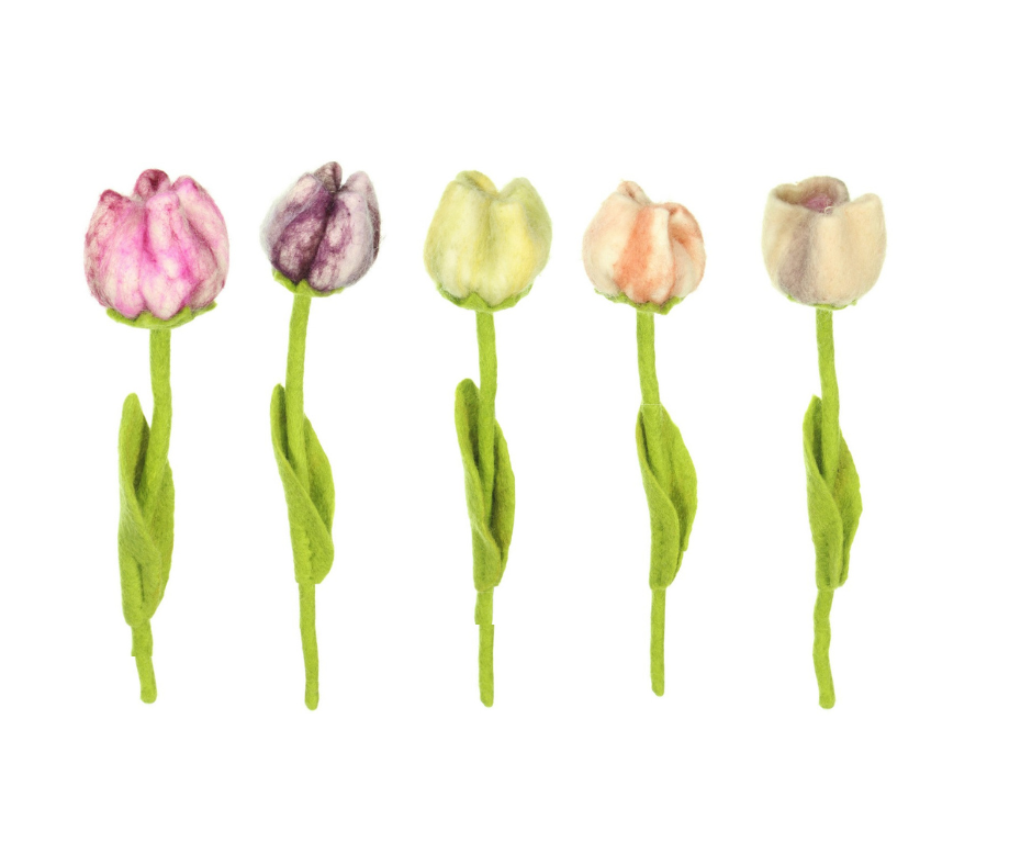 Sjaal met Verhaal vilten tulp Soft Colours, Fairtrade bloem in verschillende kleuren