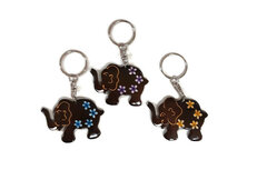 Fairtrade houten sleutelhanger - Olifant in diverse kleuren Fairtrade houten sleutelhanger - Olifant in diverse kleuren