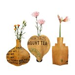 Superwaste Bottle Vase, vaas cover van gerecyclede Teabags Superwaste Bottle Vase, vaas cover van gerecyclede Teabags