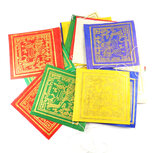 FairTrade Geluks vlaggetjes slinger uit Tibet, 4 meter 15x15cm Lokta papier FairTrade Geluks vlaggetjes slinger uit Tibet, 4 meter 15x15cm Lokta papier